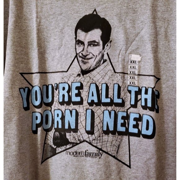 VINTAGE AUTHENTIC MODERN FAMILY YOU ARE ALL THE PORN I NEED TSHIRT 2010 XXL NWT - Picture 2 of 6